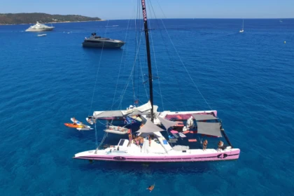 1/2 journée Catamaran Baie des Canoubiers Départ Cogolin - Bonjour Fun