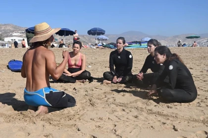 2h de Surf en Cours collectif : Venez découvrir ou vous perfectionner aux joies de la glisse ! - Bonjour Fun