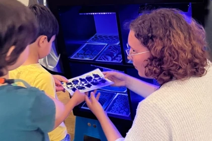 Atelier  en Famille "Autour du Cyanotype" - Bonjour Fun