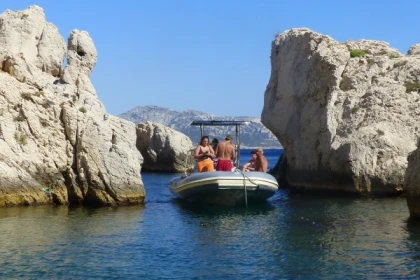Balade en mer : Marseille et l’Archipel du Frioul - billetterie ou privatisation 2h - Bonjour Fun