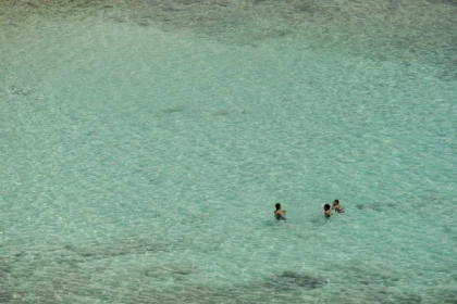 Balade et baignade en mer : Calanques de la Côte bleue - billetterie ou privatisation 3h - Bonjour Fun