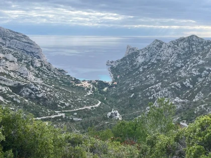 Balade front de mer et calanques - Bonjour Fun