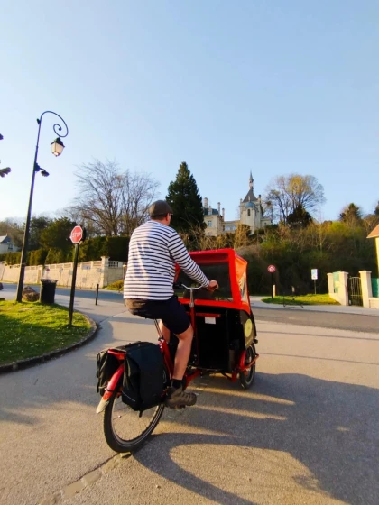 Balade insolite audioguidé en triporteur à Pierrefonds  - Bonjour Fun