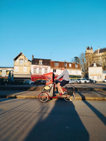 Balade insolite audioguidé en triporteur à Pierrefonds  - Bonjour Fun