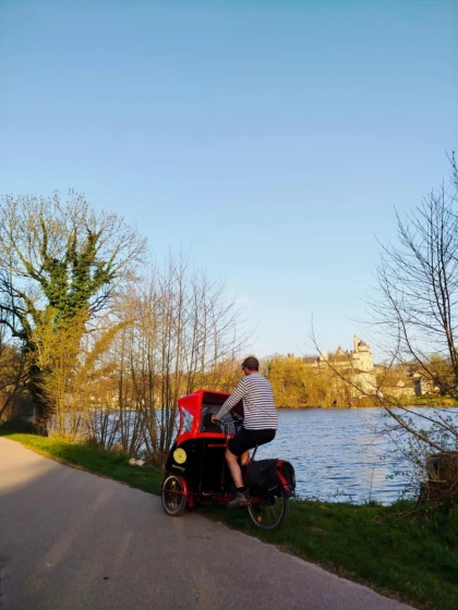 Balade insolite audioguidé en triporteur à Pierrefonds  - Bonjour Fun