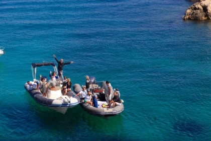 Calanques de la côte bleue  -  Bateau privatisé (journée ou 1/2 journée) - Bonjour Fun