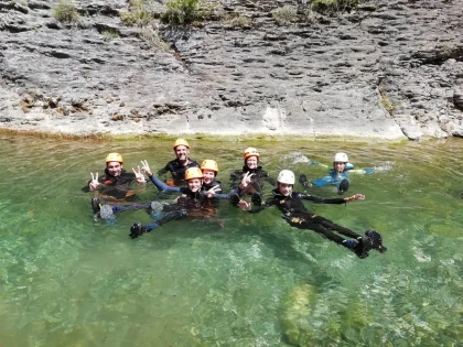 Canyoning découverte en famille en Espagne près de Saint-Lary-Soulan - Bonjour Fun