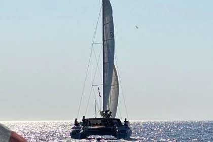 Catamaran à voile dans les îles du Frioul (départ Mucem) - Bonjour Fun