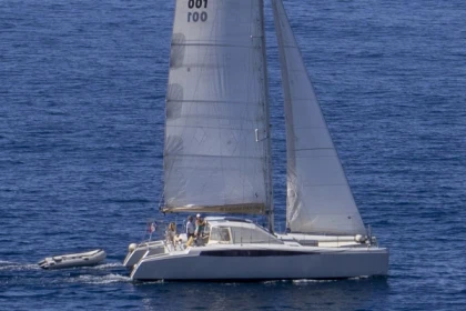 Catamaran à voile dans les îles du Frioul (départ Mucem) - Bonjour Fun