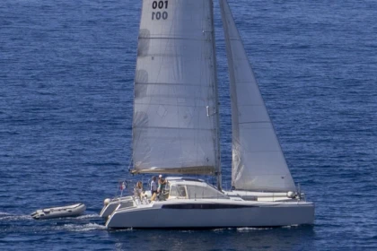 Catamaran à voile devant Marseille (départ l'Estaque) - Bonjour Fun