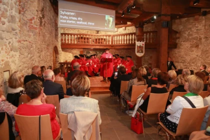 Chapitre "L'art du service des Vins" - Bonjour Fun