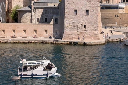 Circuit 2 h découverte de Marseille par la mer - Bonjour Fun