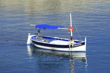 Circuit patrimoine historique 2h à bord d'une barquette marseillaise - Bonjour Fun