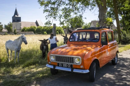 Circuits touristiques (demi-journée) à bord de Renault 4L - Bonjour Fun