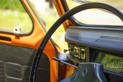 Circuits touristiques (demi-journée) à bord de Renault 4L - Bonjour Fun