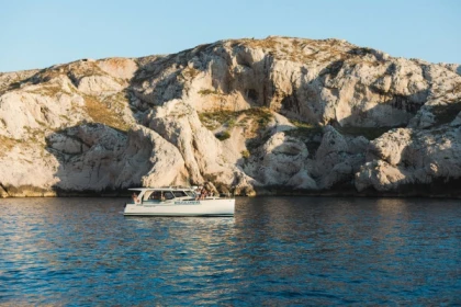 Croisière dans les calanques du Frioul - La Criée - Bonjour Fun