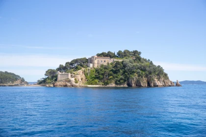 Départ Hyères | La Journée Signature | Fort de Brégançon & Porquerolles - Bonjour Fun