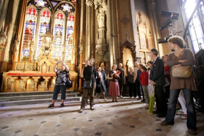 DU MONASTÈRE DES CORDELIERS AU LYCÉE PASTEUR - Bonjour Fun