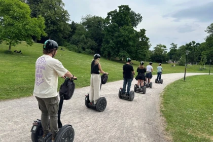 Düsseldorf: Kaiserswerth-Segway-Tour mit Fähre (max. 120 Min) - Bonjour Fun