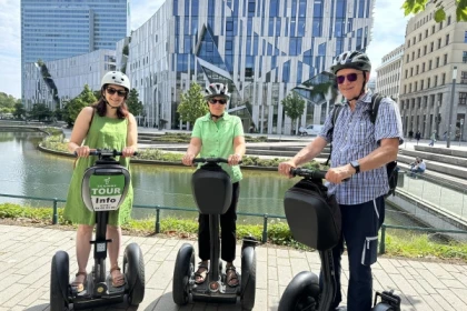 Düsseldorf: Rheintour mit dem Segway (max. 120 Min) - Bonjour Fun