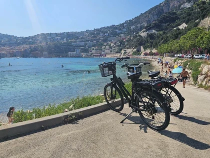 E-bike & Baignade : Demi-journée vers la magnifique baie de Villefranche-sur-Mer - Bonjour Fun