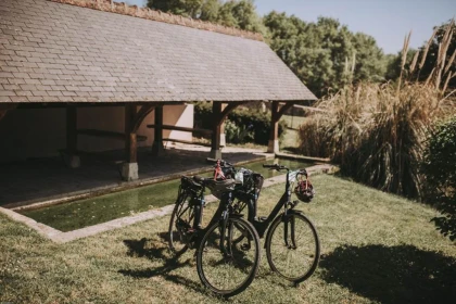 Écluses et pressoirs en vallée du Cher : Balade gourmande en vélo électrique - Bonjour Fun