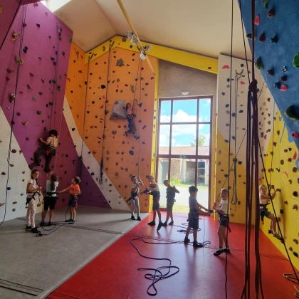 Escalade en salle au CPA Lathus - Bonjour Fun