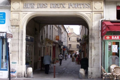 Escape Game Extérieur - L'affaire du collier de la Reine - Bonjour Fun