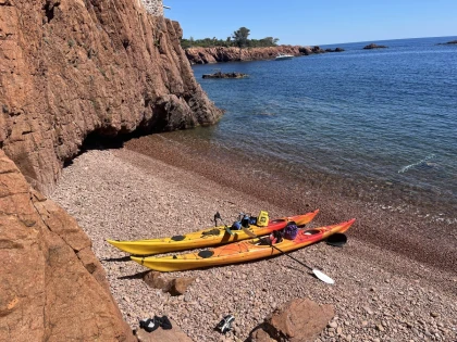 Esterel, Kayak mer demi-journée accompagné par un guide - Bonjour Fun