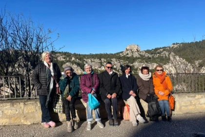 Excursion Baux de Provence - Visite du Village, Carrières de Lumières et Vignoble - Bonjour Fun