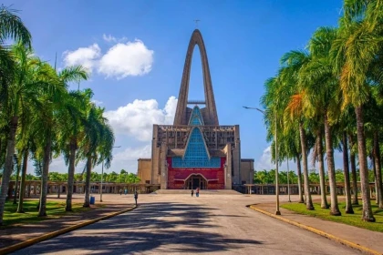 Excursión Cultural Higüey: Historia y Tradición - Bonjour Fun