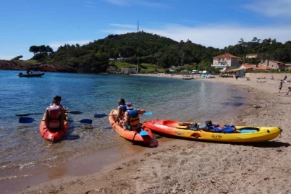 Excursion encadrée en Kayak-Estérel-Agay-Saint Raphael - Bonjour Fun