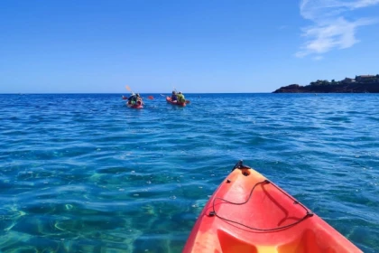 Excursion encadrée en Kayak-Estérel-Agay-Saint Raphael - Bonjour Fun