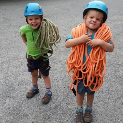 Grimpeurs en herbe, escalade au col d’Aspin - Bonjour Fun