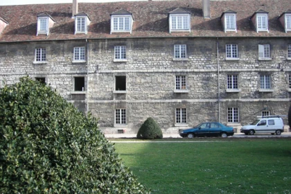 HISTOIRE DE LA CASERNE À BESANÇON - Bonjour Fun