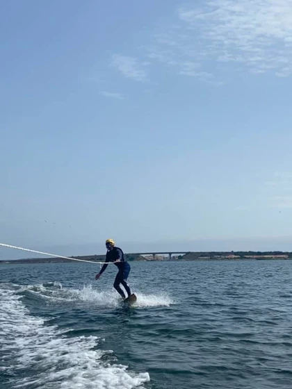Initiation planche tractée / strapless / surf - Bonjour Fun