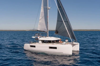 JOURNEE DECOUVERTE DE LA VOILE CATAMARAN PRIVATISE 12 Pers - Bonjour Fun