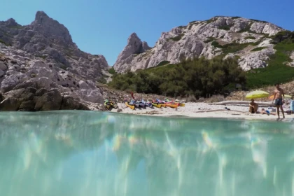 Journée découverte : Les Calanques en kayak de mer. - Bonjour Fun
