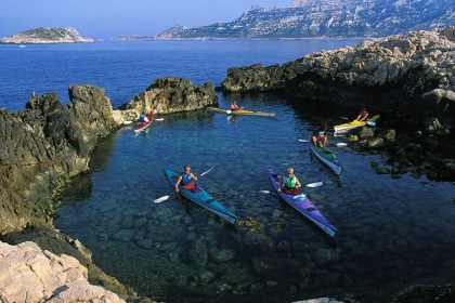 Journée découverte : Les Calanques en kayak de mer. - Bonjour Fun