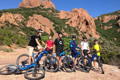 Journée sortie encadrée en VTT électrique et en Paddle ou kayak dans l'Estérel - Bonjour Fun