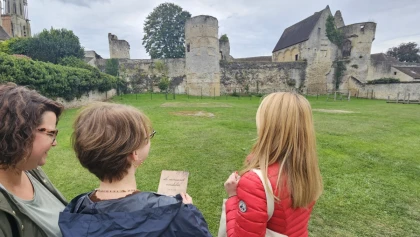 Le manuscrit vandalisé de Léonard — un mystère à résoudre au cœur de Senlis ! - Bonjour Fun