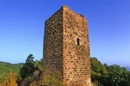 Les vestiges du château verrou glaciaire - Bonjour Fun