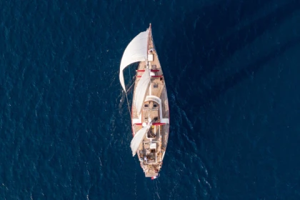Les voiles de Saint-Tropez - La Brigante - Bonjour Fun