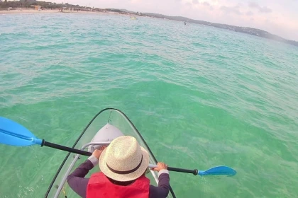 Location de kayak transparent en mer  - plage de la Madrague - Bonjour Fun