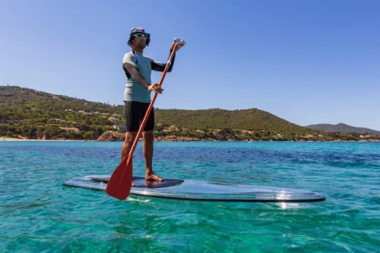 Location de paddle transparent sur la plage du Ruppione - Bonjour Fun