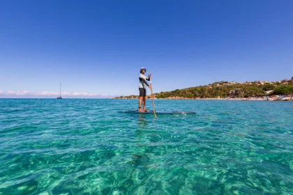Location de paddle transparent sur la plage du Ruppione - Bonjour Fun