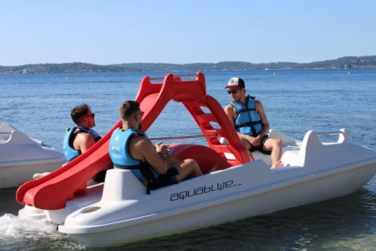  Location de pédalo en mer - plage de la Madrague - Bonjour Fun