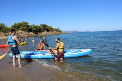 Location de Stand Up Paddle géant en mer - plage de Pampelonne - Bonjour Fun