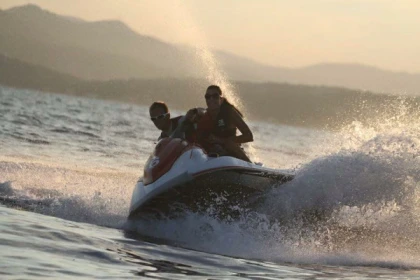 Location Jet ski avec ou sans Permis - Port Fréjus - Bonjour Fun