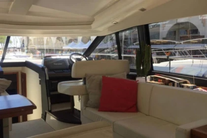 Location yacht Jeanneau prestige 500S  (10 personnes) - Bonjour Fun